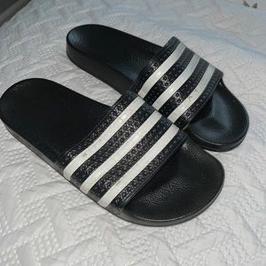 Addias slides